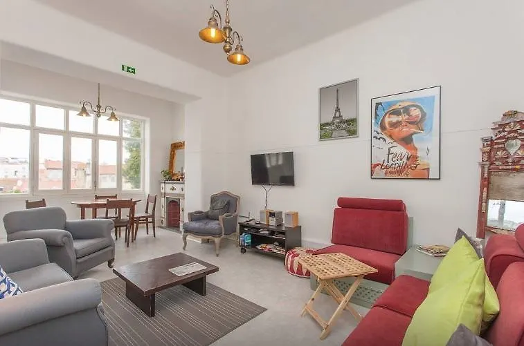 Sunny Lisbon Guesthouse And Residence Gasthuis