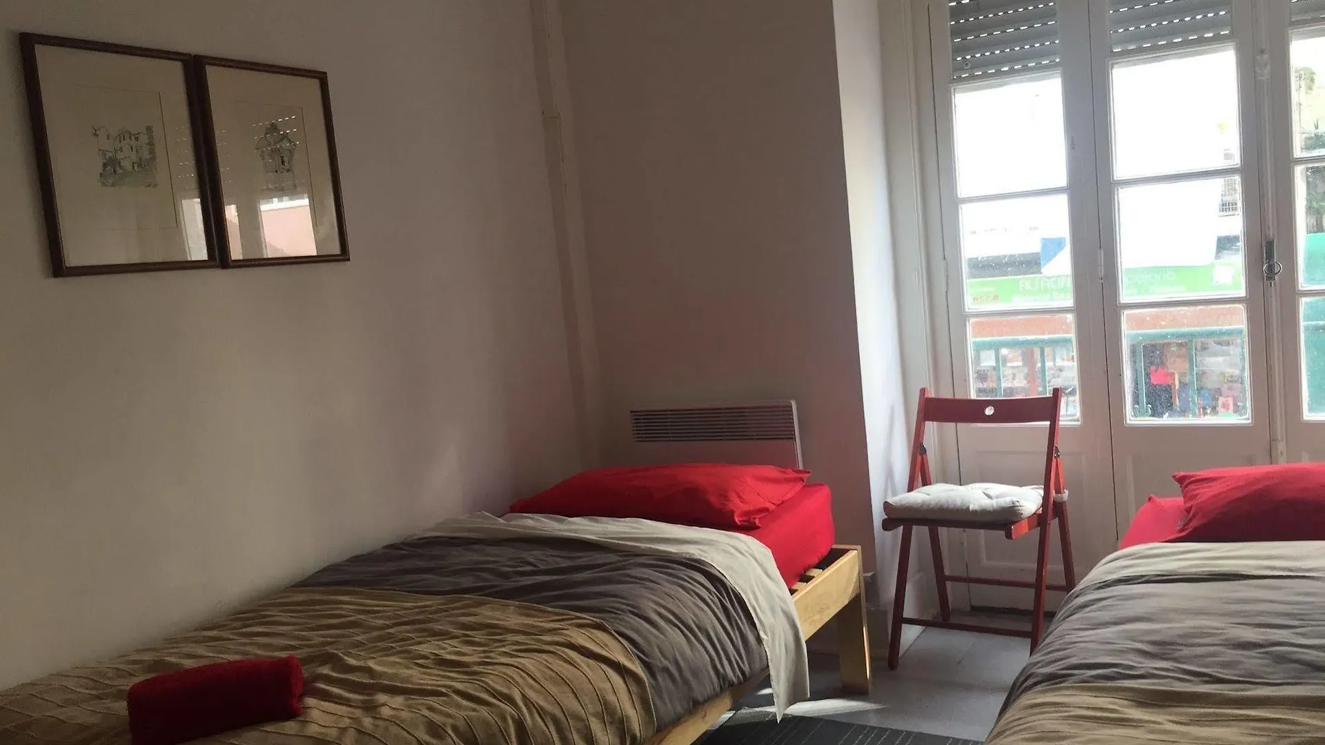 Sunny Lisbon Guesthouse And Residence Gasthuis