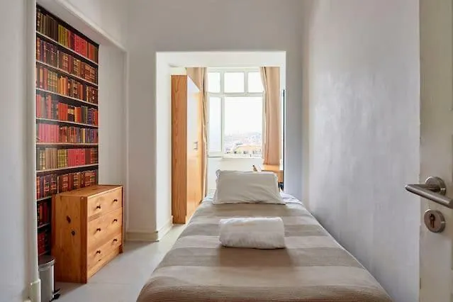 Sunny Lisbon Guesthouse And Residence