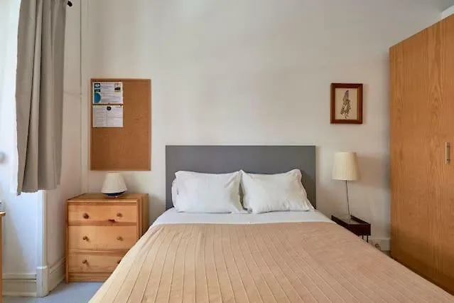 Gasthuis Sunny Lisbon Guesthouse And Residence