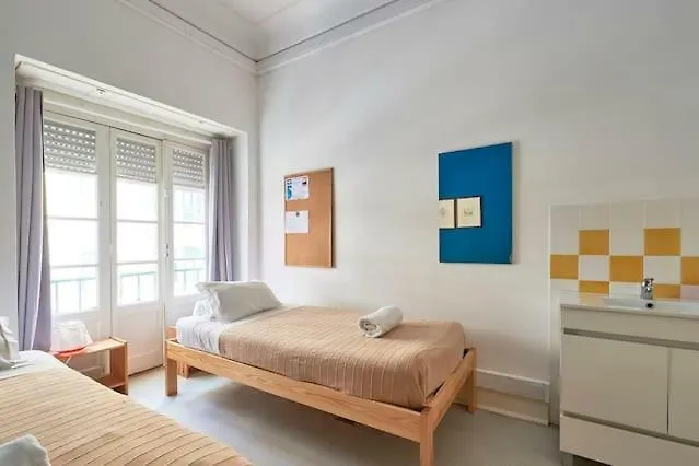 Sunny Lisbon Guesthouse And Residence 3*,