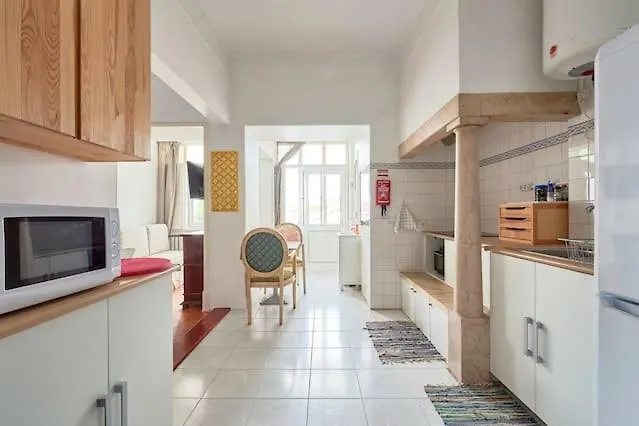 Gasthuis Sunny Lisbon Guesthouse And Residence