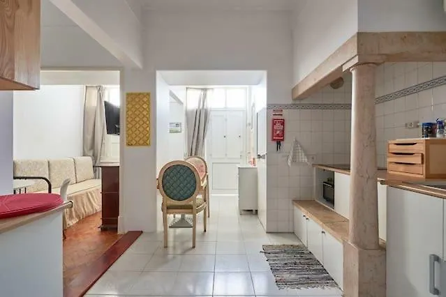 Sunny Lisbon Guesthouse And Residence