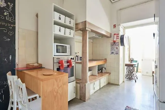 Sunny Lisbon Guesthouse And Residence Gasthuis