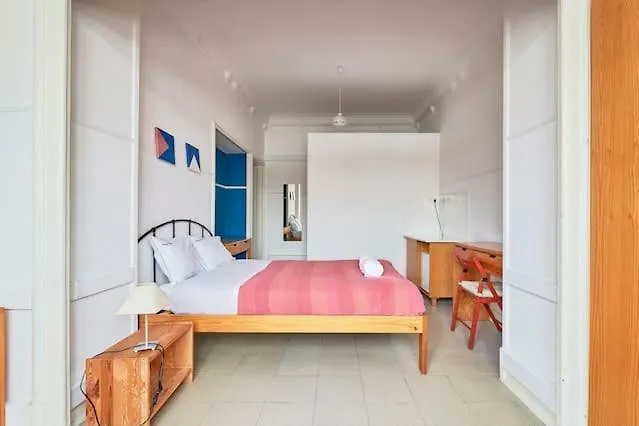 Gasthuis Sunny Lisbon Guesthouse And Residence