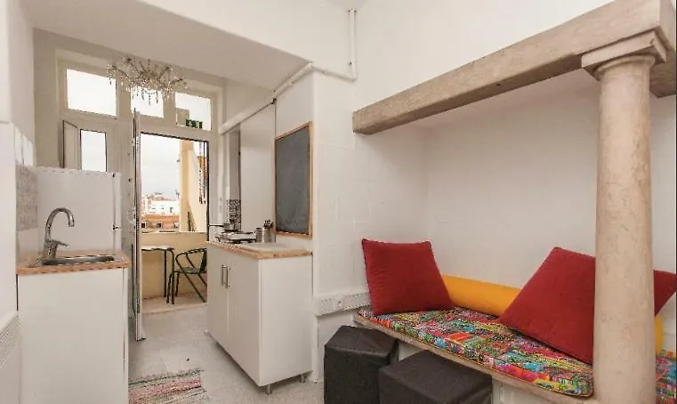 Sunny Lisbon Guesthouse And Residence Gasthuis