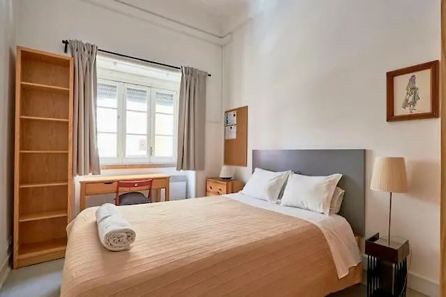 Gasthuis Sunny Lisbon Guesthouse And Residence
