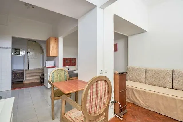 Sunny Lisbon Guesthouse And Residence