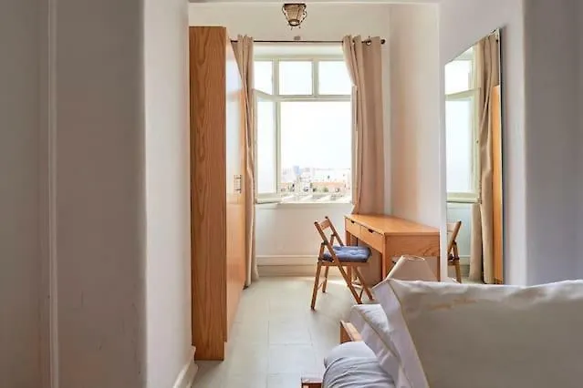Gasthuis Sunny Lisbon Guesthouse And Residence